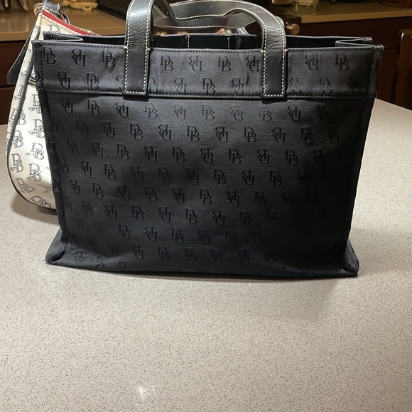 Dooney & Bourke Black and White Logo Shoulder Bag and black canvas tote bundle - Picture 12 of 16